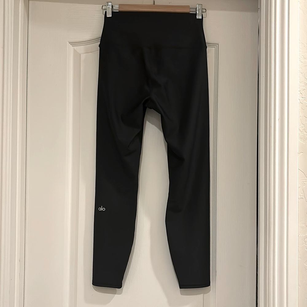 Alo Yoga, Medium, Black High-Waist Airlift Legging